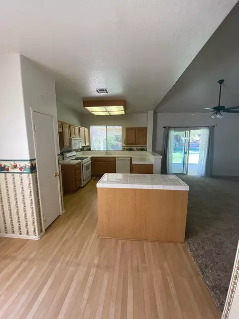 42013 Ash Ct, Quartz Hill, CA 93536 photo 15