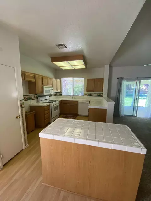 42013 Ash Ct, Quartz Hill, CA 93536 photo 14