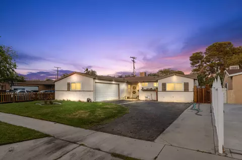 44712 Andale Ave, Lancaster, CA 93535 photo 2