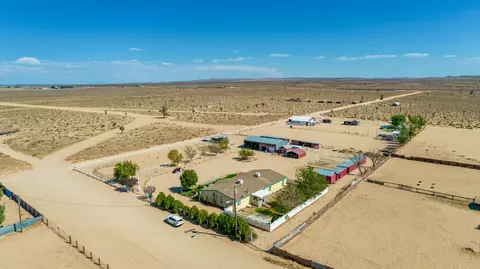 27936 Carmichael St, Boron, CA 93516 photo 2