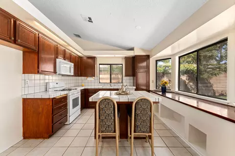44602 Grove Ln, Lancaster, CA 93534 photo 8