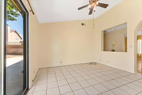 44602 Grove Ln, Lancaster, CA 93534 photo 6