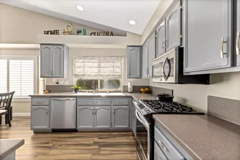 42727 Minstrel Dr, Lancaster, CA 93536 photo 8