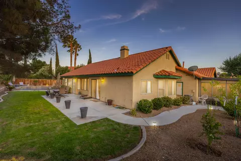 42727 Minstrel Dr, Lancaster, CA 93536 photo 32