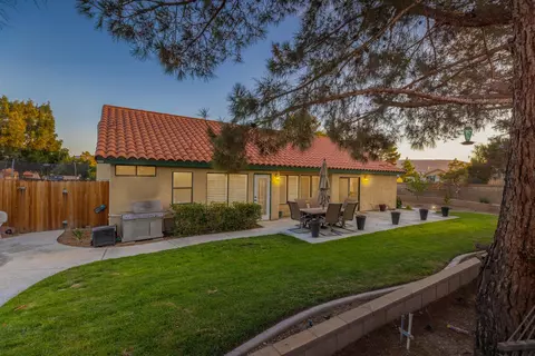 42727 Minstrel Dr, Lancaster, CA 93536 photo 29