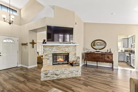 42727 Minstrel Dr, Lancaster, CA 93536 photo 7