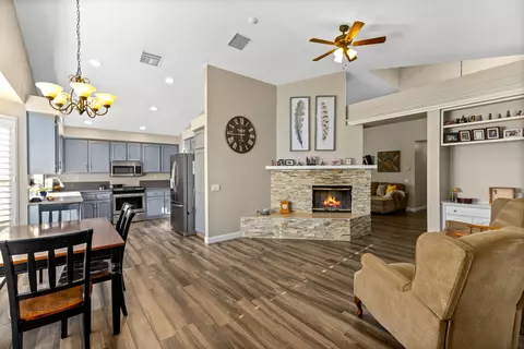 42727 Minstrel Dr, Lancaster, CA 93536 photo 12