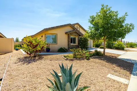 5728 Forry Ct, Lancaster, CA 93536 photo 1