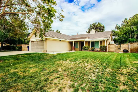 3709 Acorde Ave, Palmdale, CA 93550 photo 2