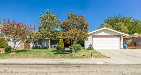 44138 Soft Ave, Lancaster, CA 93536 photo 2