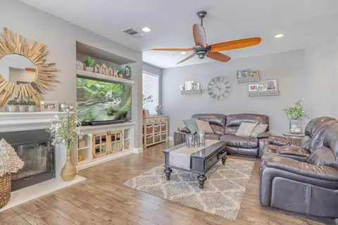 4129 Jonathon St, Lancaster, CA 93536 photo 3
