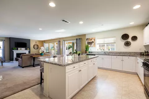 2744 Hemlock Rd, Palmdale, CA 93551 photo 9