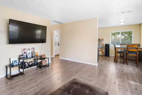 37203 52nd St E, Palmdale, CA 93552 photo 8