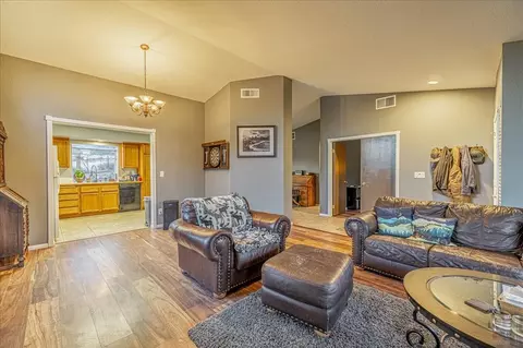 3052 Hampton Rd, Palmdale, CA 93551 photo 12
