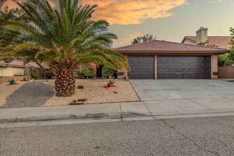 3052 Hampton Rd, Palmdale, CA 93551 photo 3