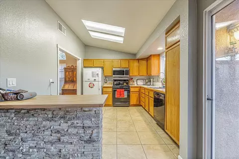 3052 Hampton Rd, Palmdale, CA 93551 photo 10