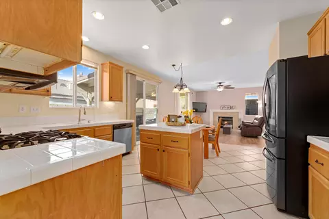 1223 Valiant St, Lancaster, CA 93534 photo 8