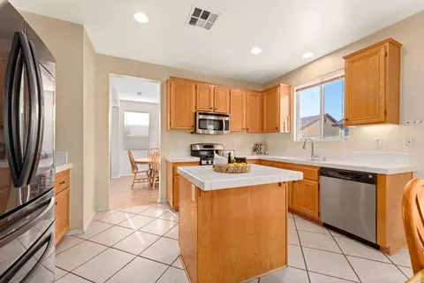 1223 Valiant St, Lancaster, CA 93534 photo 9