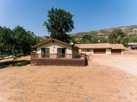 28205 Bear Valley Rd, Tehachapi, CA 93561 photo 1