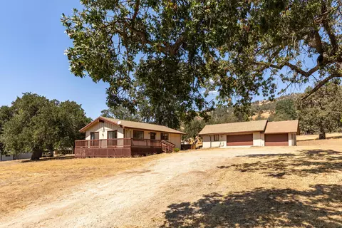 28205 Bear Valley Rd, Tehachapi, CA 93561 photo 3