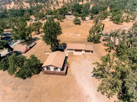 28205 Bear Valley Rd, Tehachapi, CA 93561 photo 19