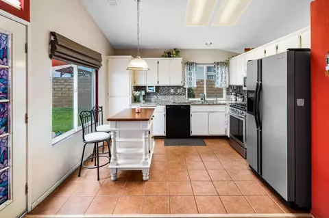 36910 57th St E, Palmdale, CA 93552 photo 12