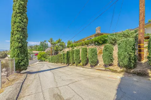 11226 Denivelle Pl, Tujunga, CA 91043 photo 28