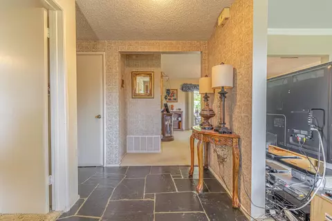 11226 Denivelle Pl, Tujunga, CA 91043 photo 9
