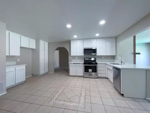 619 Avenue J6 E, Lancaster, CA 93535 photo 2