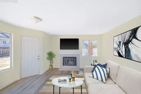 38040 26th St, Palmdale, CA 93550 photo 4