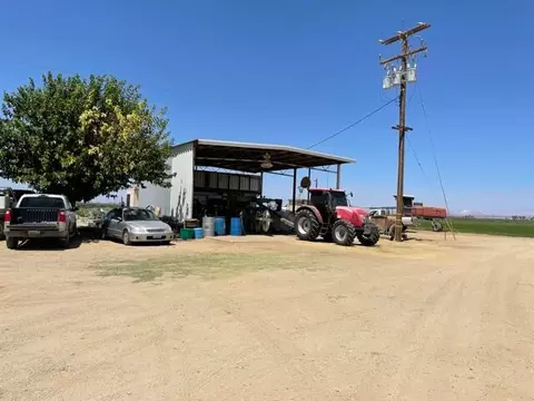 Exterior - 7263 E Avenue F8, Lancaster, CA 93535 photo 10 of 13