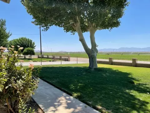 Exterior - 7263 E Avenue F8, Lancaster, CA 93535 photo 3 of 13