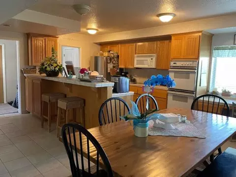 Kitchen - 7263 E Avenue F8, Lancaster, CA 93535 photo 1 of 1