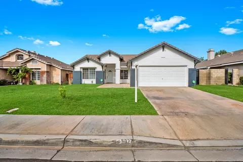 43327 Vineyard Dr, Lancaster, CA 93535 photo 1