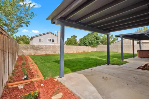 43327 Vineyard Dr, Lancaster, CA 93535 photo 14