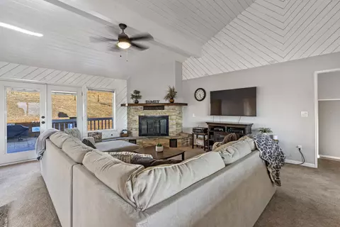 23580 Lakeview Dr, Tehachapi, CA 93561 photo 6