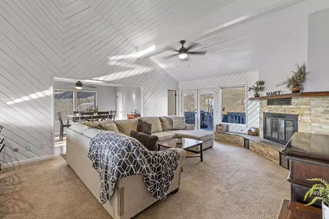 23580 Lakeview Dr, Tehachapi, CA 93561 photo 5