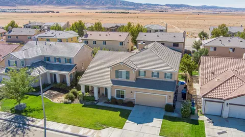 43369 Brandon Thomas Way, Lancaster, CA 93536 photo 2