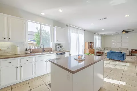43369 Brandon Thomas Way, Lancaster, CA 93536 photo 20