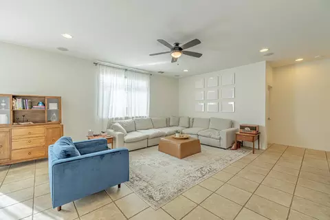 43369 Brandon Thomas Way, Lancaster, CA 93536 photo 14