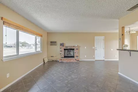 41110 168th St E, Lancaster, CA 93535 photo 4