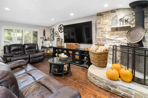 44002 Higbee Ave, Lancaster, CA 93534 photo 6