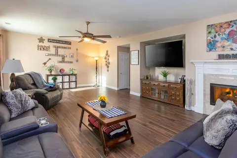 43329 Hampton St, Lancaster, CA 93536 photo 14