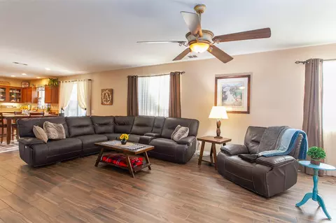 43329 Hampton St, Lancaster, CA 93536 photo 15