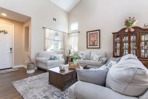 43329 Hampton St, Lancaster, CA 93536 photo 9
