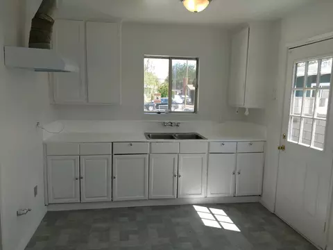 44229 3rd St E, Lancaster, CA 93535 photo 3