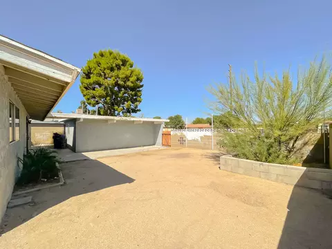 414 Lancaster Blvd E, Lancaster, CA 93535 photo 2