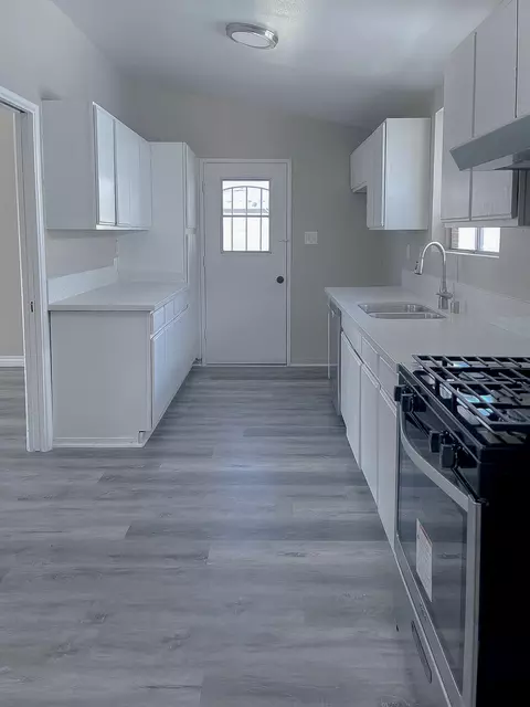 414 Lancaster Blvd E, Lancaster, CA 93535 photo 3