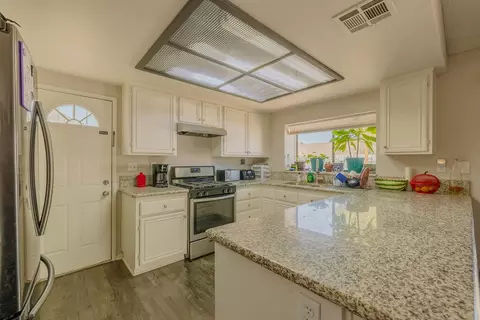 4359 Saddleback Rd, Palmdale, CA 93552 photo 4