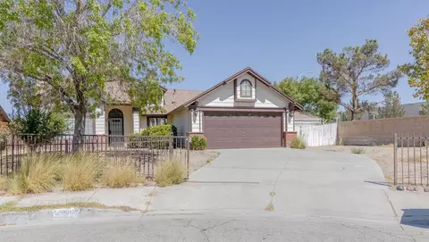 4359 Saddleback Rd, Palmdale, CA 93552 photo 2